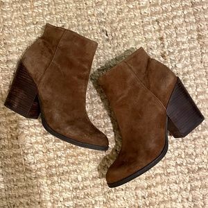Dolce Vita Brown suede heeled booties